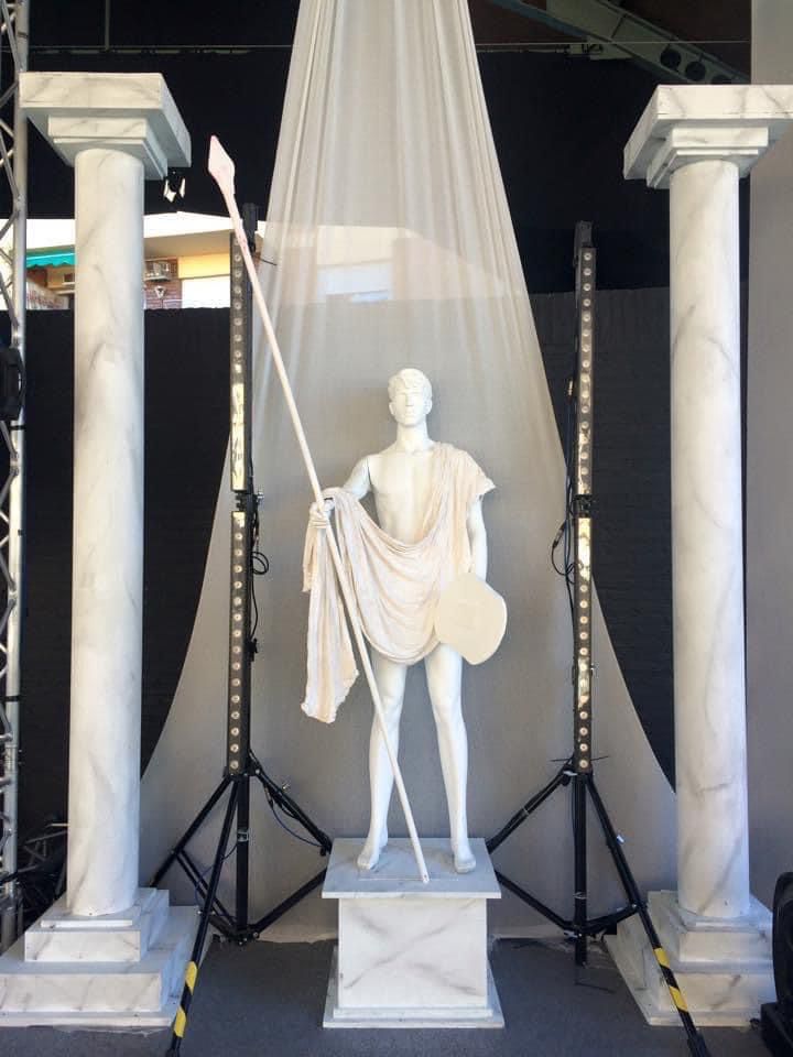 Decoraci&oacute;n de celebraci&oacute;n con ambientaci&oacute;n cuidada